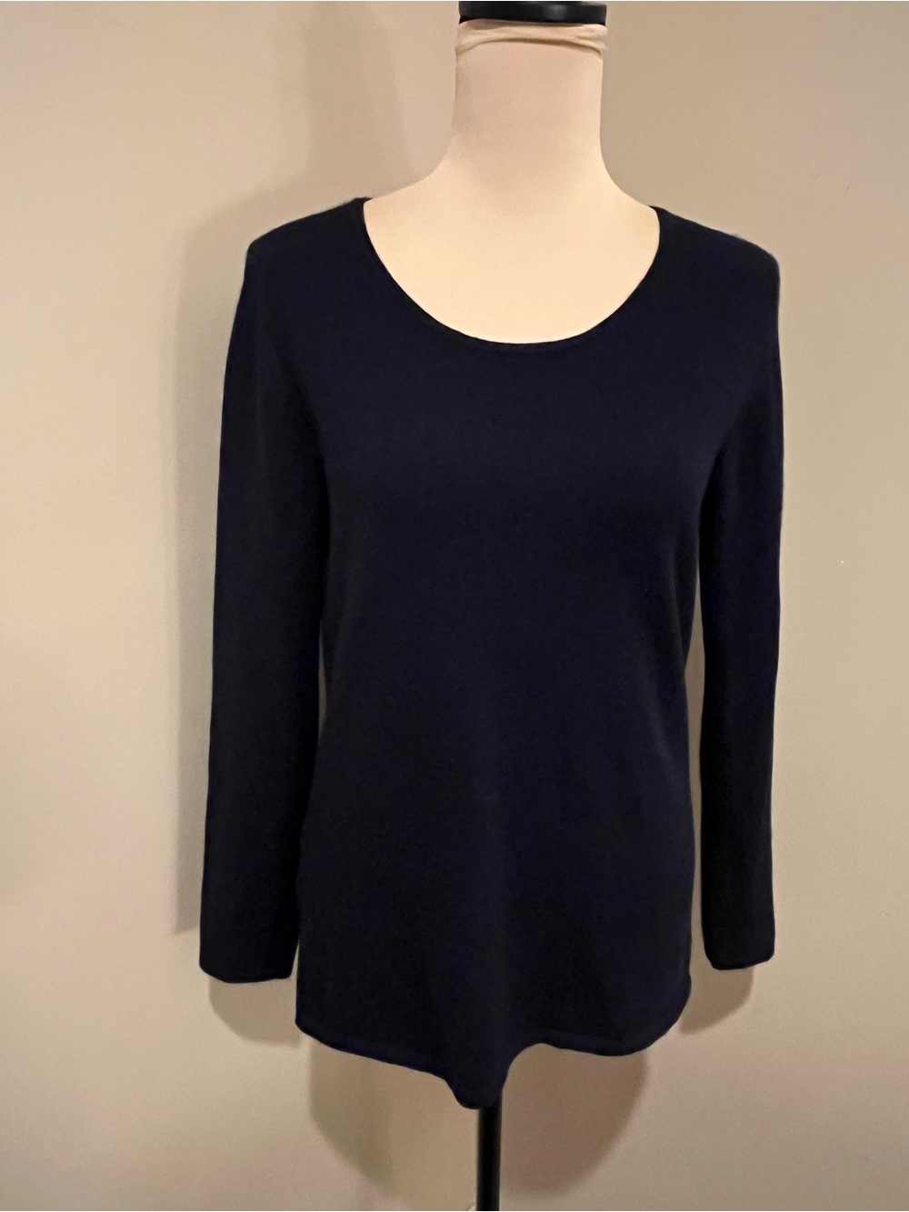 Black Goat Cashmere Navy Long Sleeve Scoop Neck Cashmere Sweater Old Money, Med